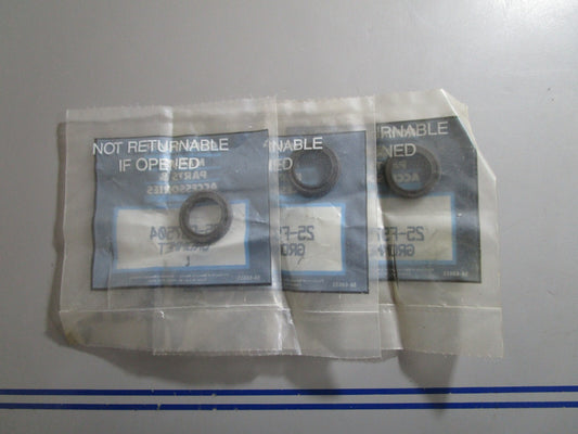 *NEW OEM* (LOT OF 3) 0810 Mercury Quicksilver Grommet 25-F97504