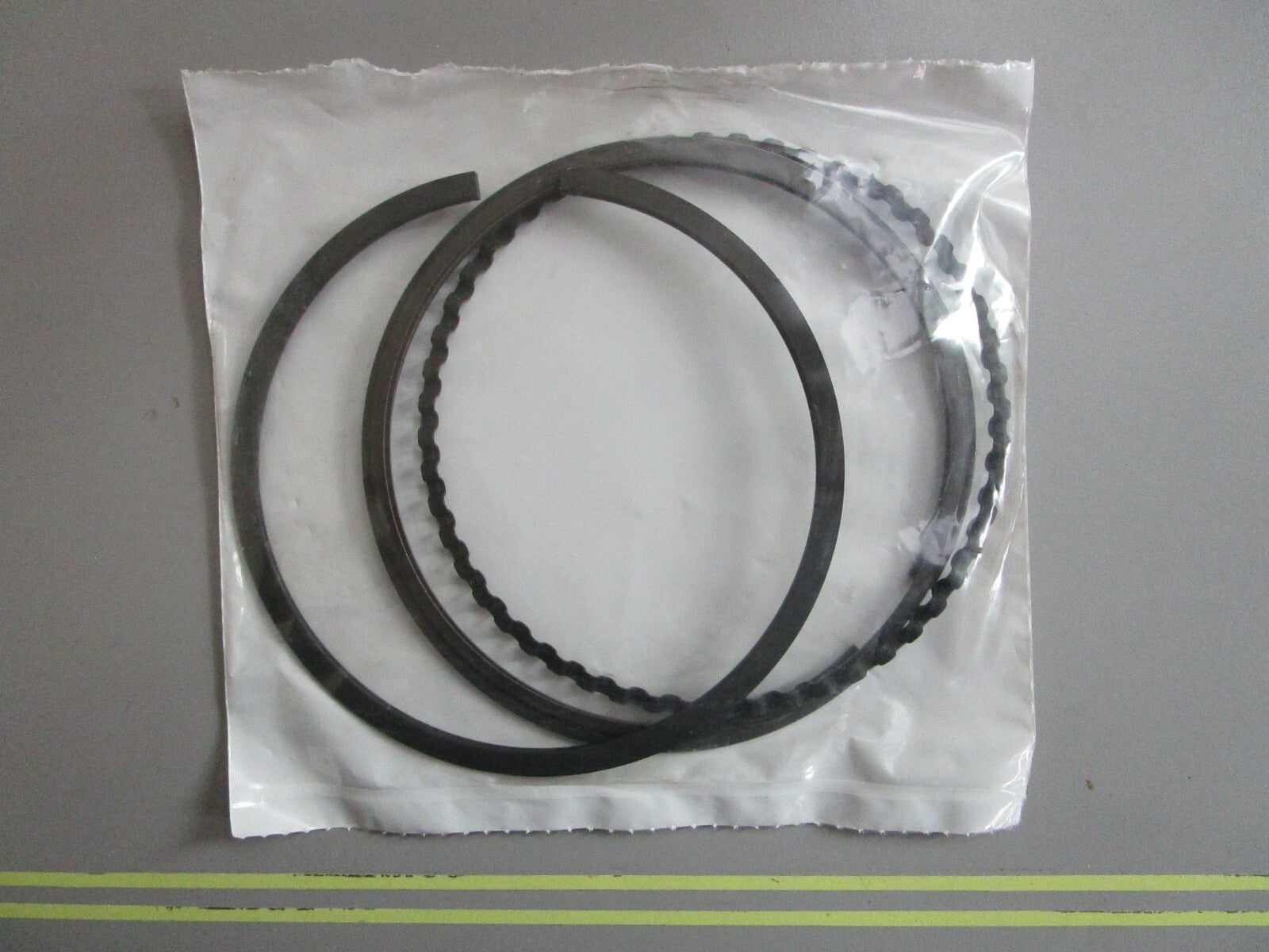 *NEW OEM* 0820 Volvo Penta Piston Ring Kit 3861311