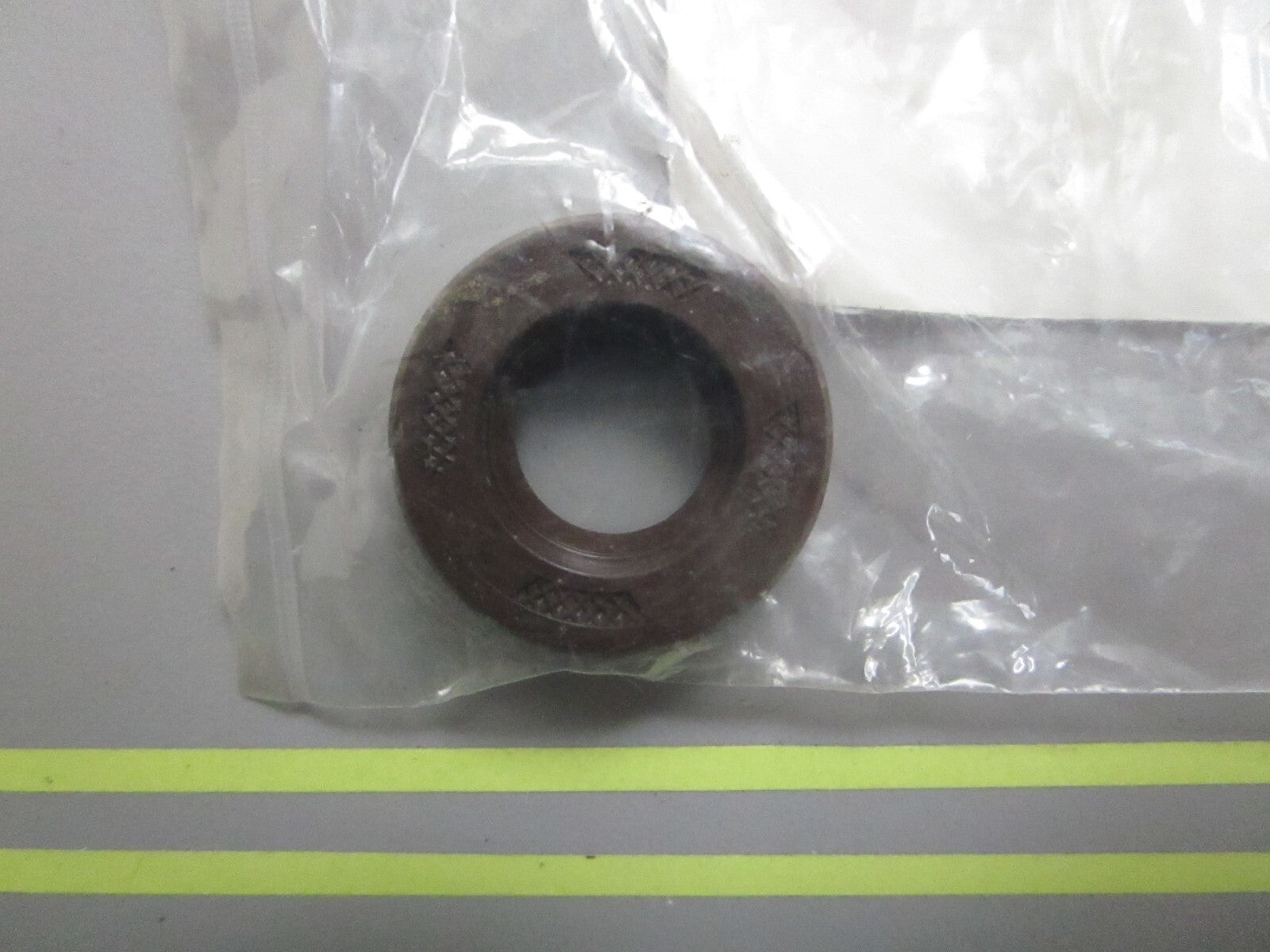 *NEW OEM* 0810 Suzuki Oil Seal 09282-12L04