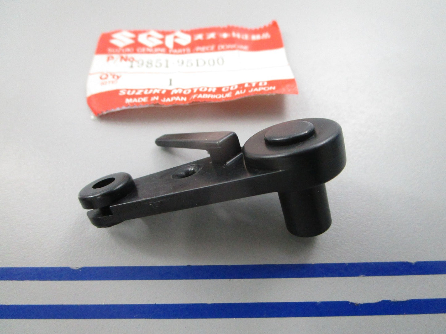 NEW OEM Suzuki 19851-95D00 Lever 0810