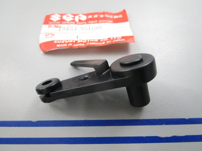 NEW OEM Suzuki 19851-95D00 Lever 0810