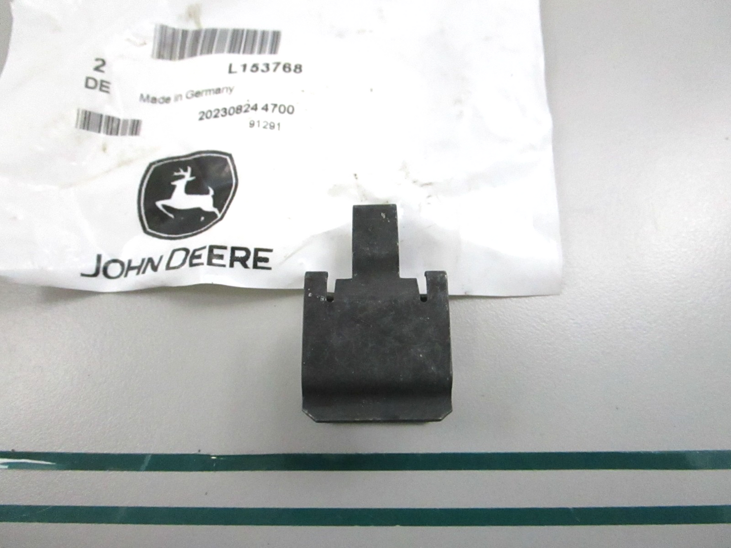 John Deere NEW OEM Snap-In Clip Fastener L153768 NOS 0810