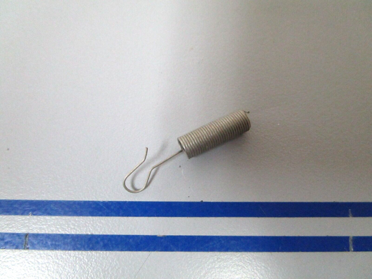 *NEW OEM* 0810 OMC Johnson Evinrude Spring 312940 0312940