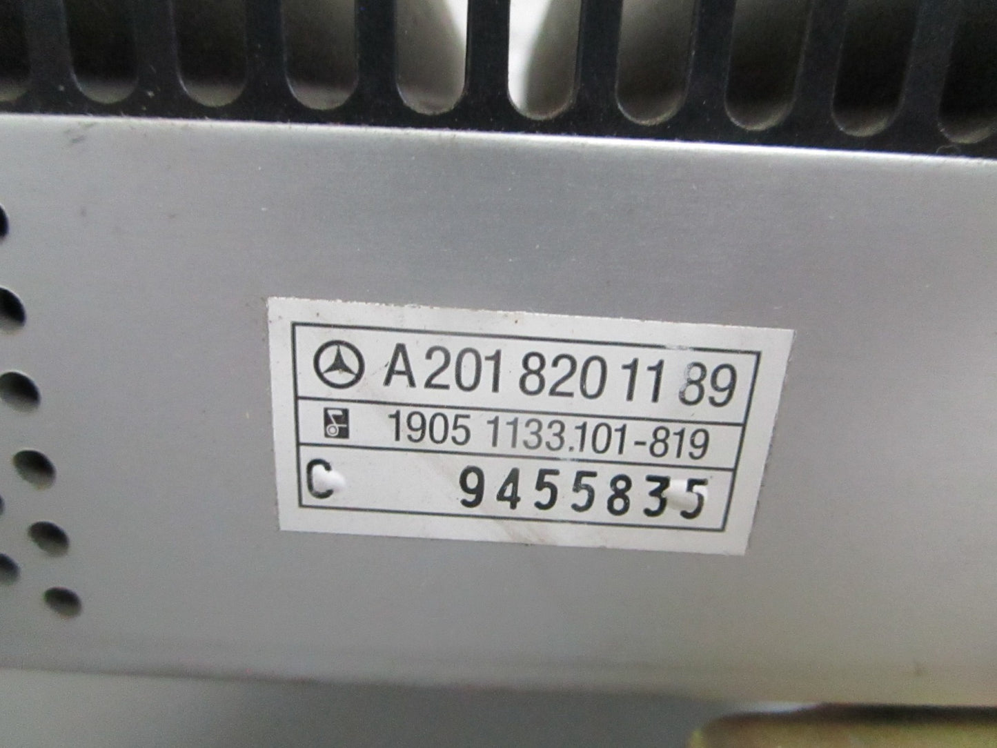 NEW OEM A2018201189 Mercedes-Benz Sound System Amplifier 0820