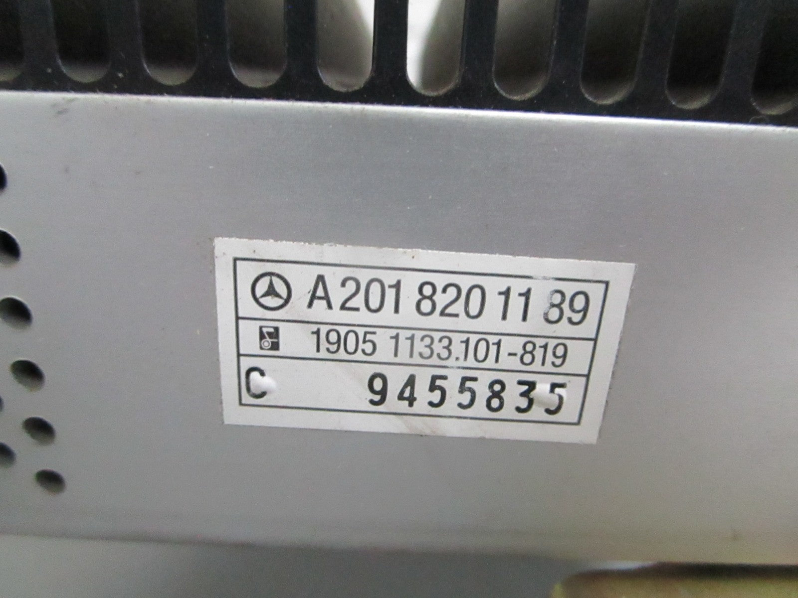 NEW OEM A2018201189 Mercedes-Benz Sound System Amplifier 0820