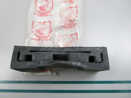 NEW OEM 17613-288-000 Honda Rubber Mount 0810
