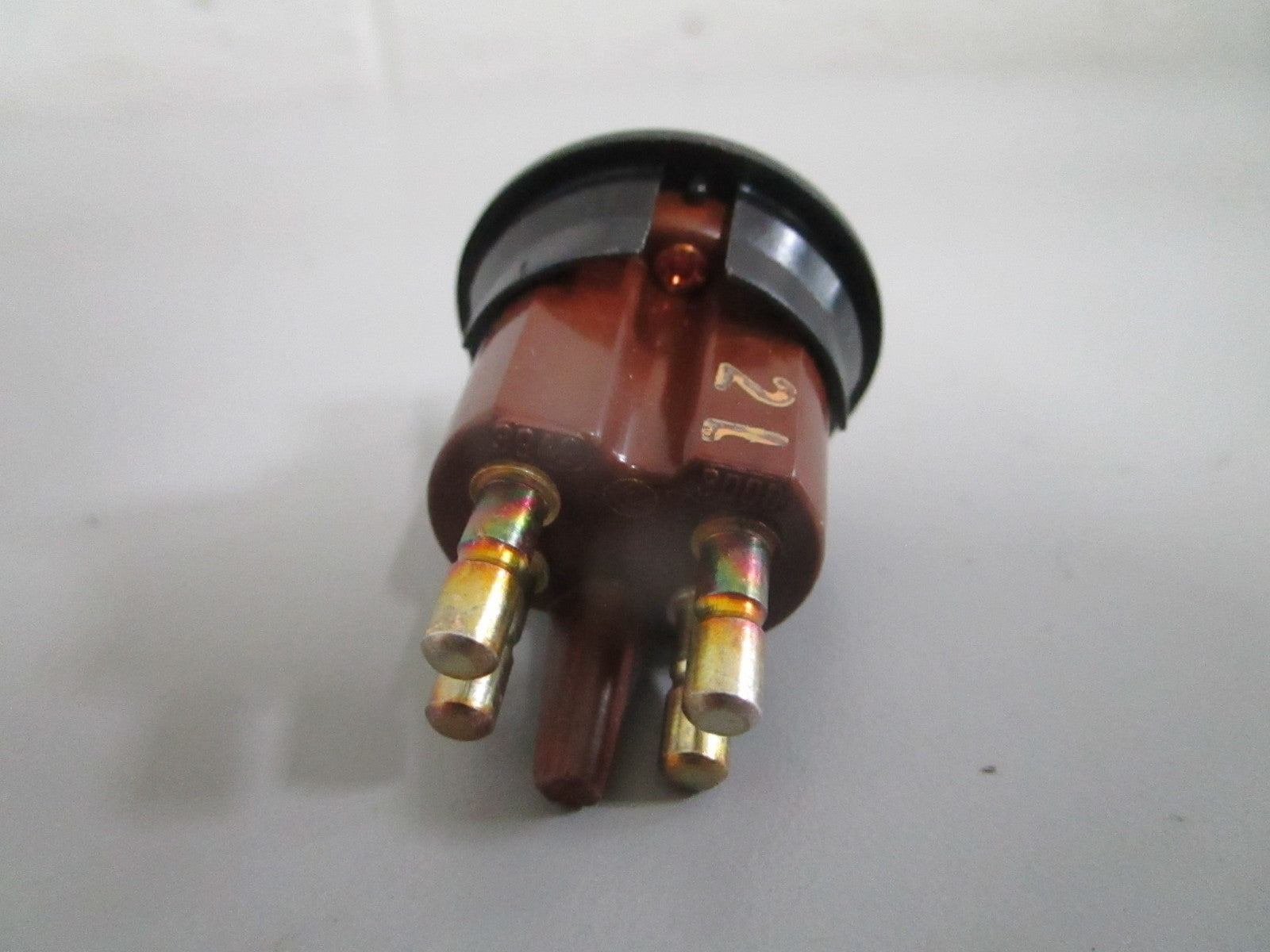 NEW OEM 0008211352 Mercedes-Benz Switch 0820