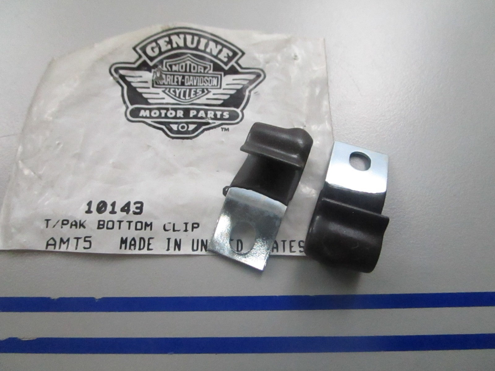*NEW OEM* (LOT OF 2) 0810 Harley Davidson Bottom Clip 10143