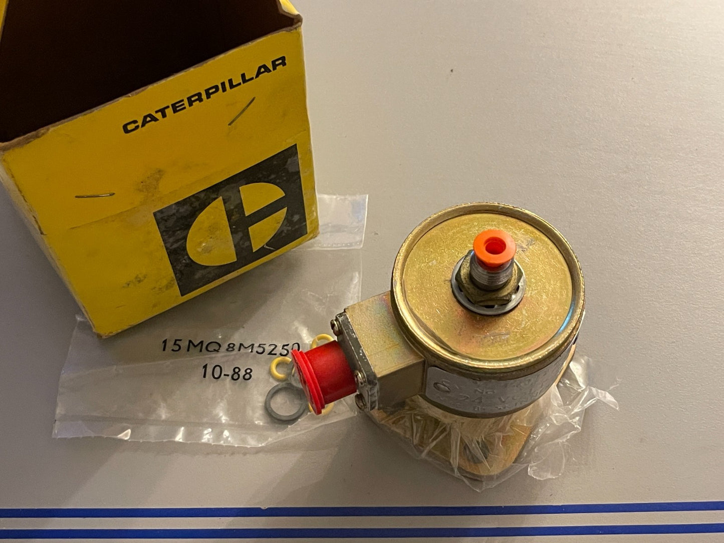 NEW OEM 9P-0222 CAT Caterpillar Solenoid Valve 0720