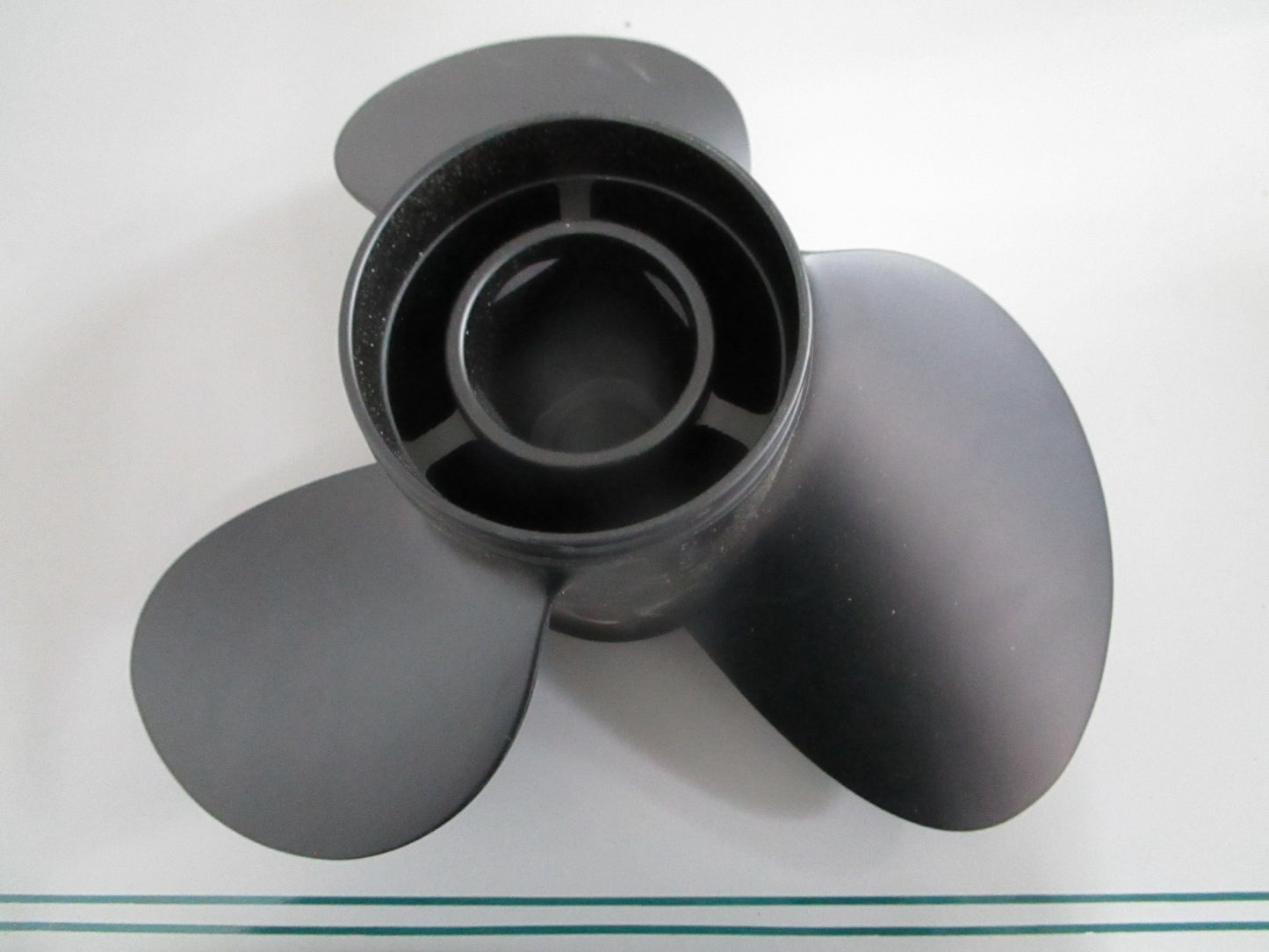 NEW OEM 9511-148-17 Solas E-Series 14.8 × 17 Rubex 3 Propeller 0820