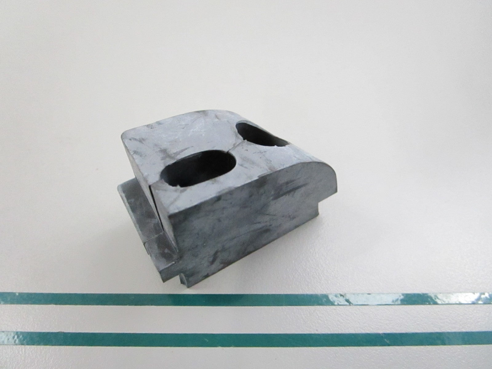 NEW OEM 6H4-42724-20-00 Yamaha Grommet 0810