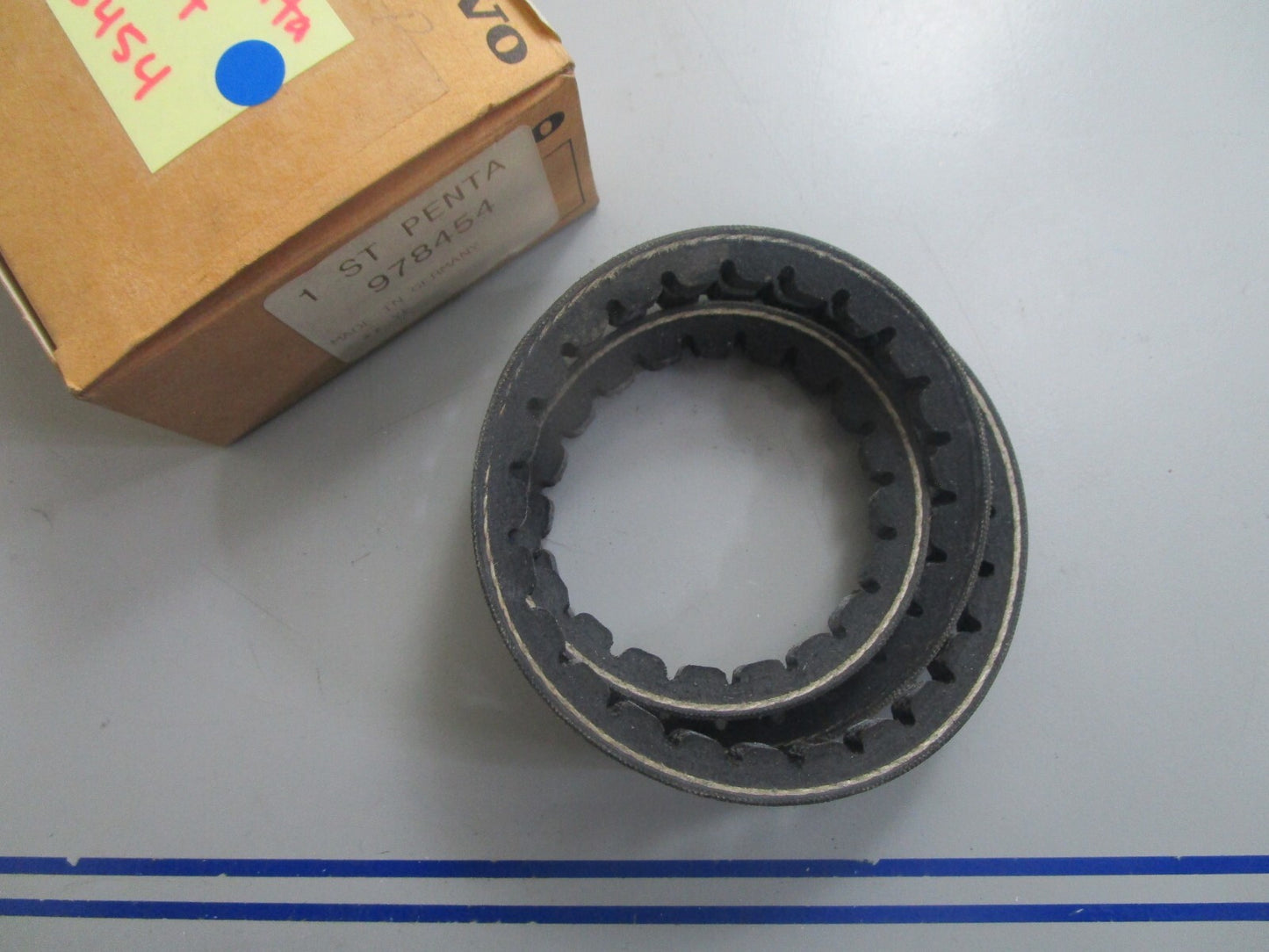 *NEW OEM* 0810 Volvo Penta V-Belt 978454