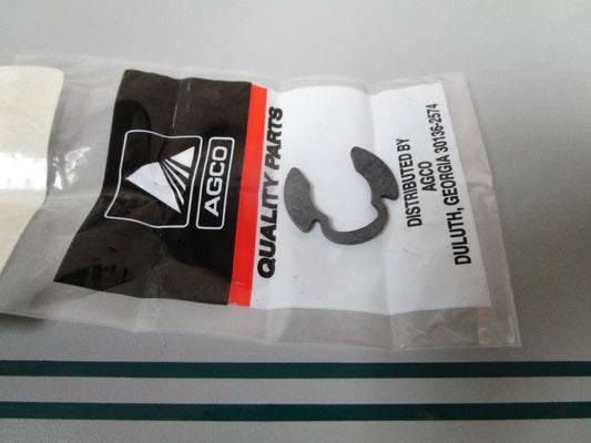 NEW OEM 70937196 AGCO Clip 0810