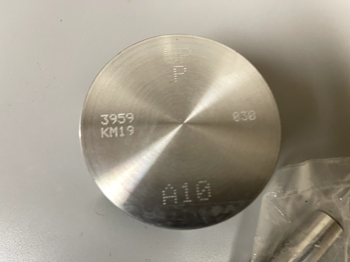 *NEW OEM* 0670 Mercury Quicksilver Port Piston 7446A11