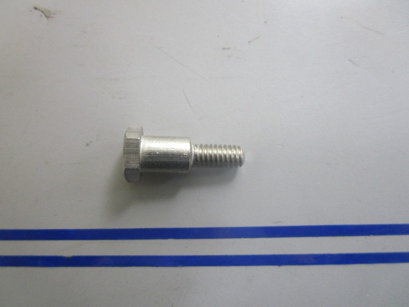 *NEW OEM* 0810 OMC Johnson Evinrude Shoulder Bolt 316037 0316037