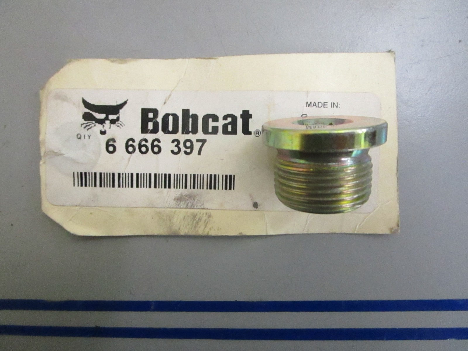 *NEW OEM* 0820 Bobcat Plug 6666397