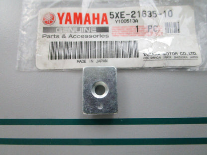 NEW OEM 5XE-21635-10-00 Yamaha Rear Fender Nut 0810