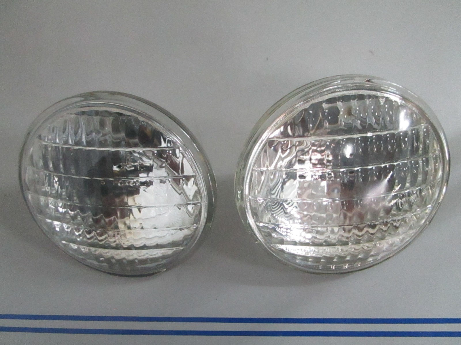 *NEW OEM* (LOT OF 2) 0820 EIKO 36V 60W Beam Bulb 4350