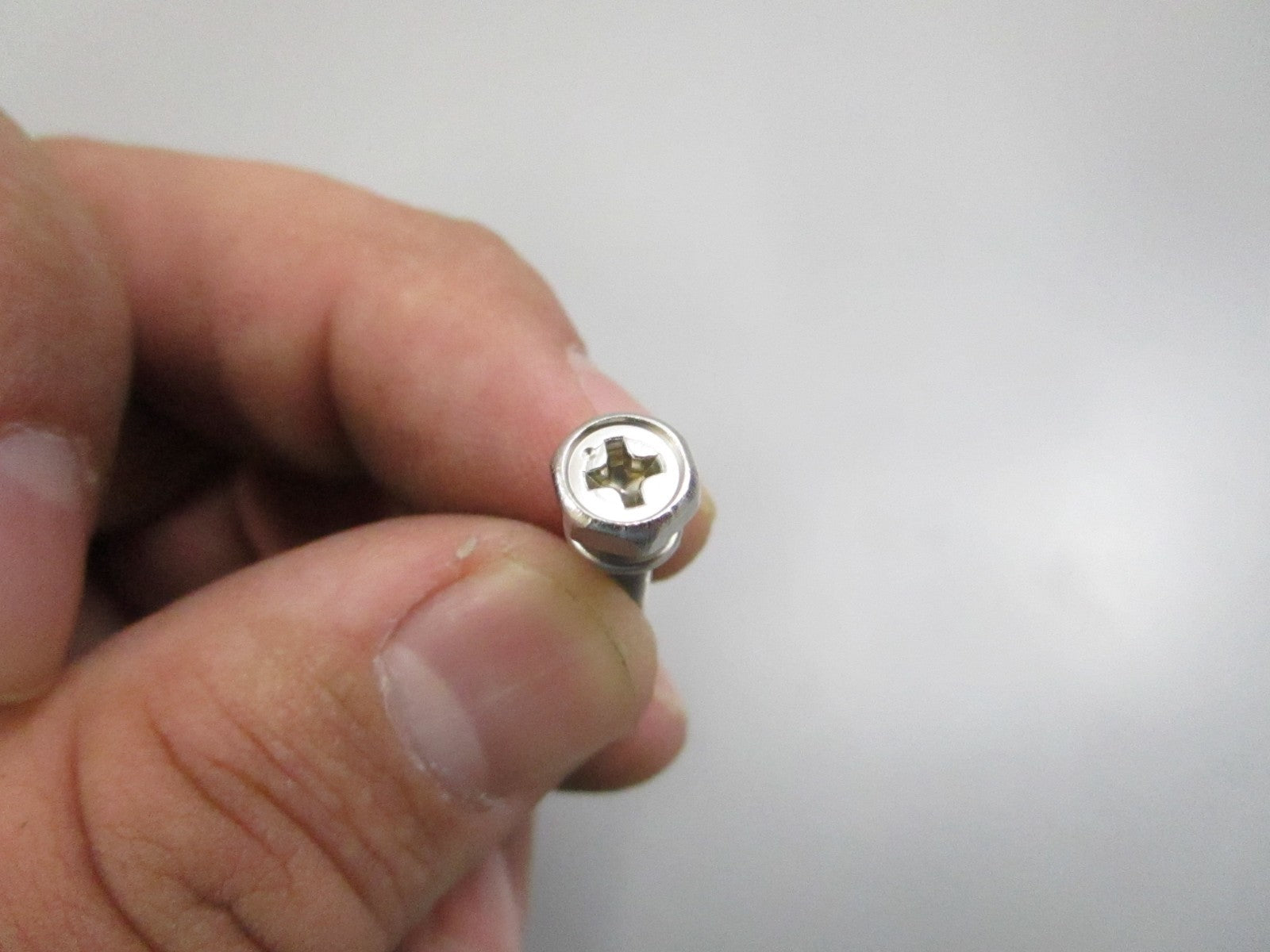 NEW OEM 10-16185 Mercury Quicksilver Screw 0810