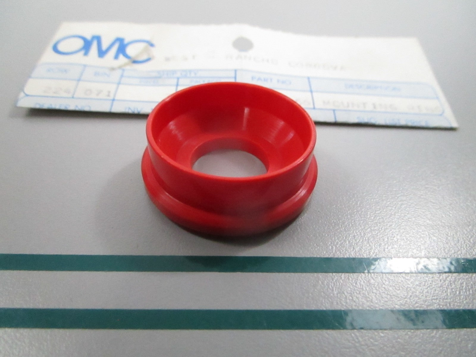 NEW OEM 324065 0324065 OMC Johnson Evinrude Mounting Ring 0810