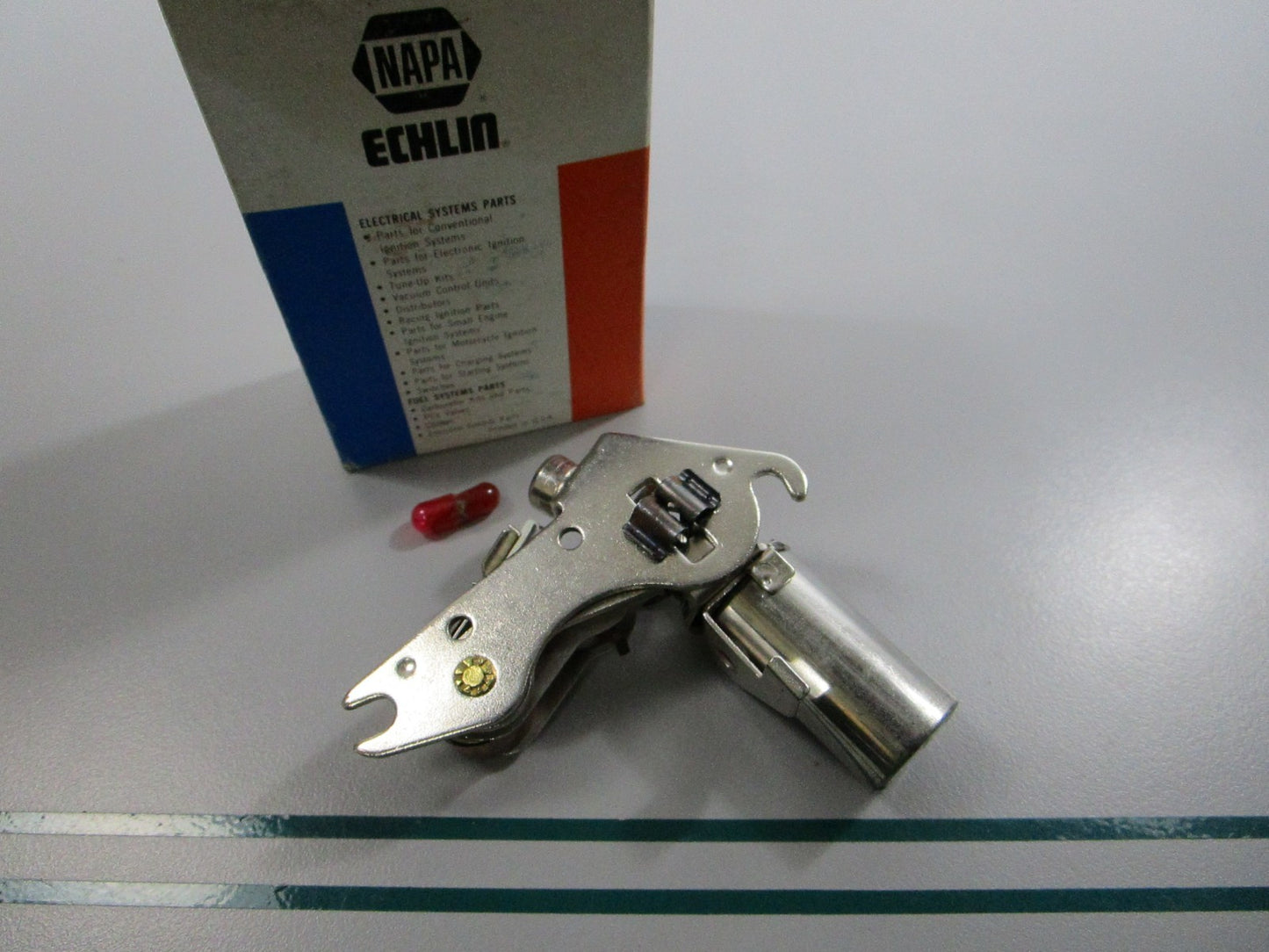 NEW CS791 NAPA Echlin Contact & Condenser Assembly 0810