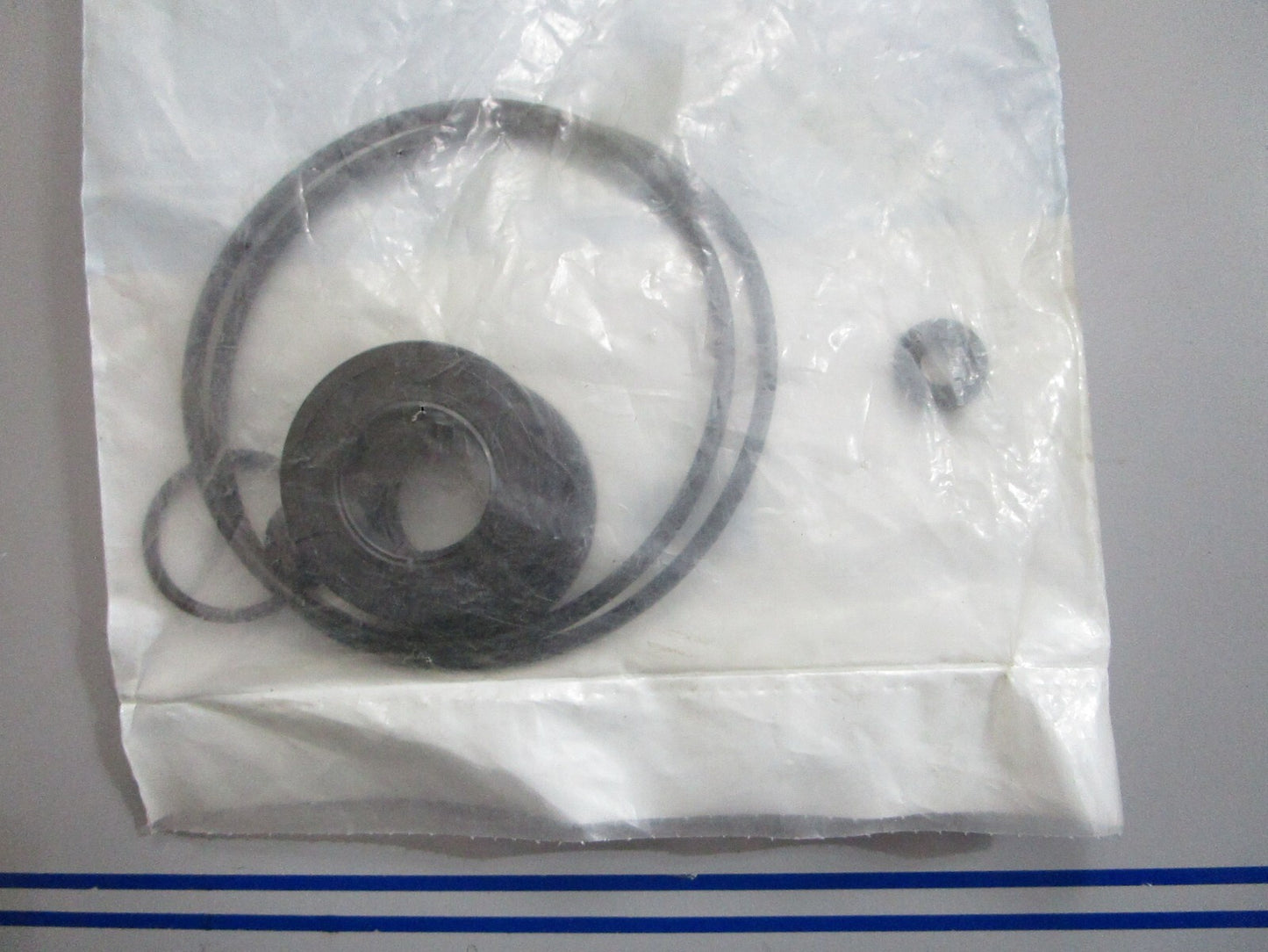 *NEW OEM* 0820 OMC Johnson Evinrude Inlet Seal Kit 437522 0437522