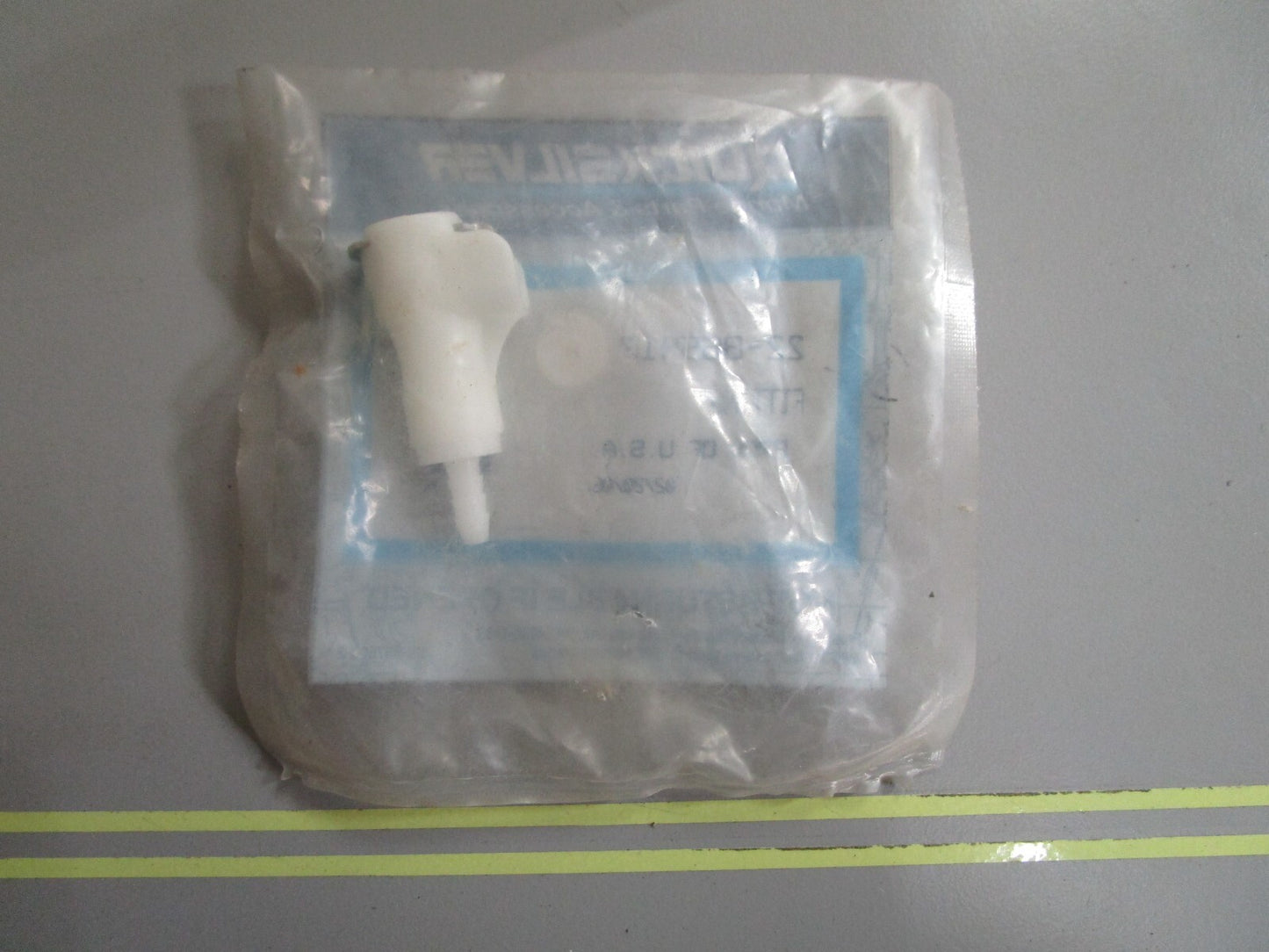 *NEW OEM* 0810 Mercury Quicksilver Fitting 22-865417