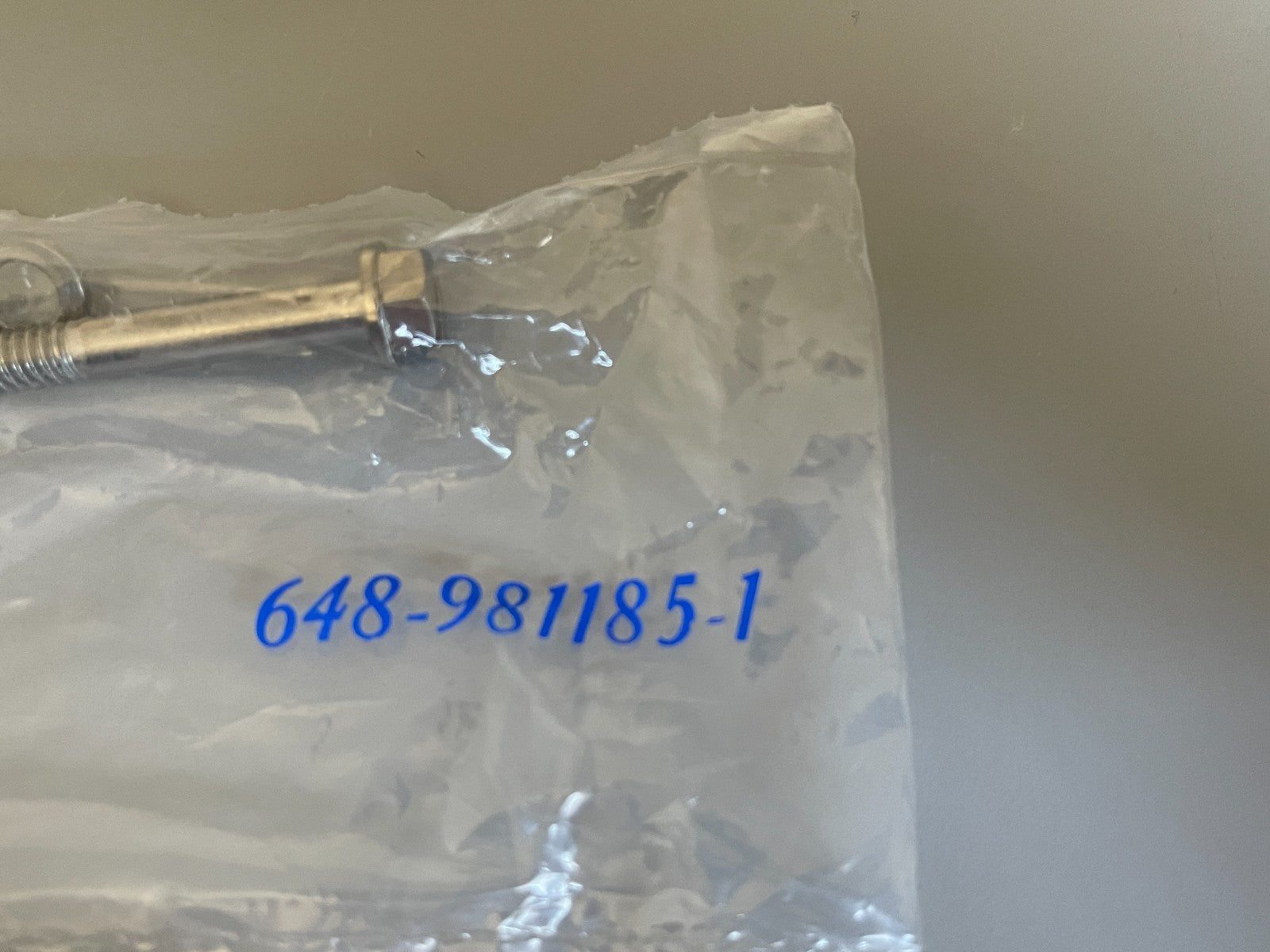 NEW OEM (LOT OF 8) 981185 0981185 OMC Johnson Evinrude Screw & Washer 0810