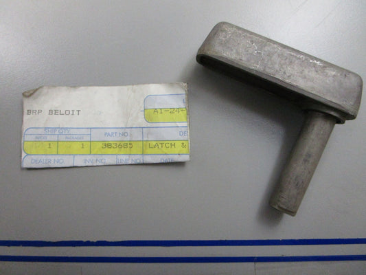 *NEW OEM* 0810 OMC Johnson Evinrude Latch & Handle 383685 0383685