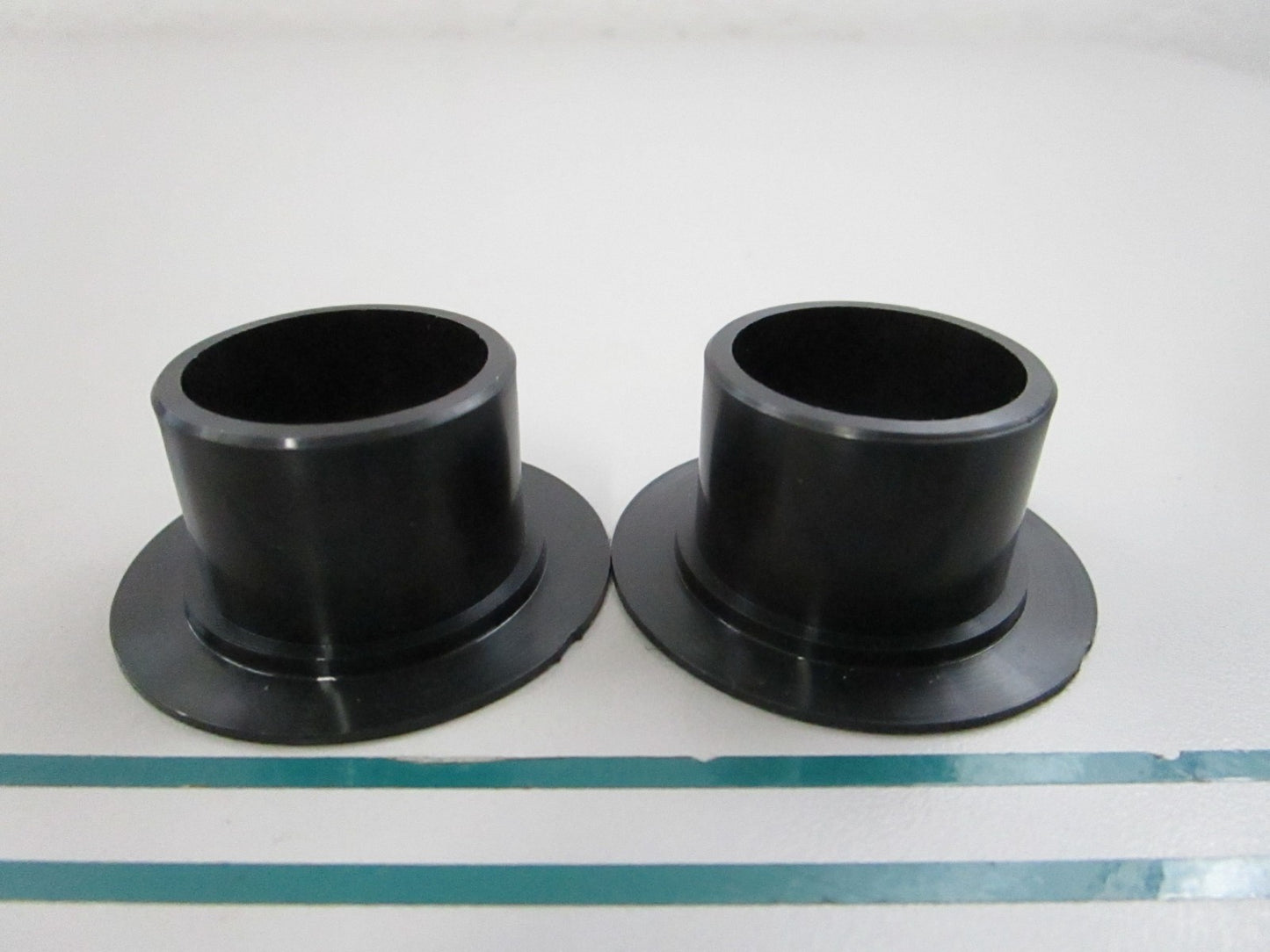 NEW OEM (LOT OF 2) 832820 Volvo Penta Bushing 0810