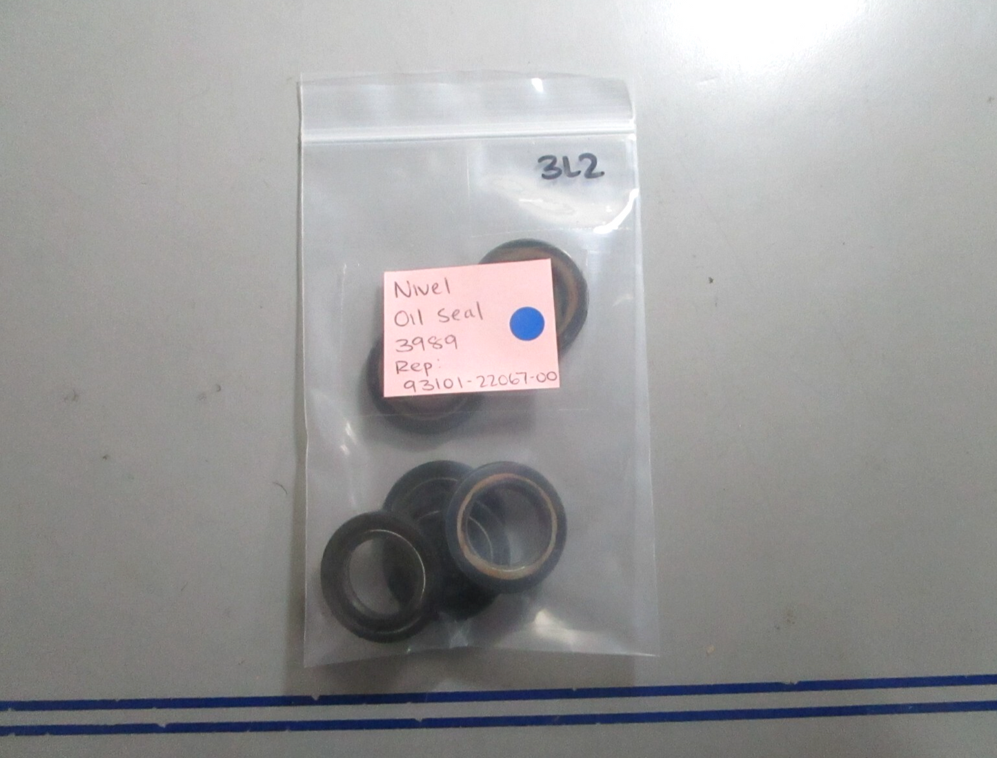 *NEW* (LOT OF 2) 0810 Nivel Oil Seal 3989 Replaces: 93101-22067-00