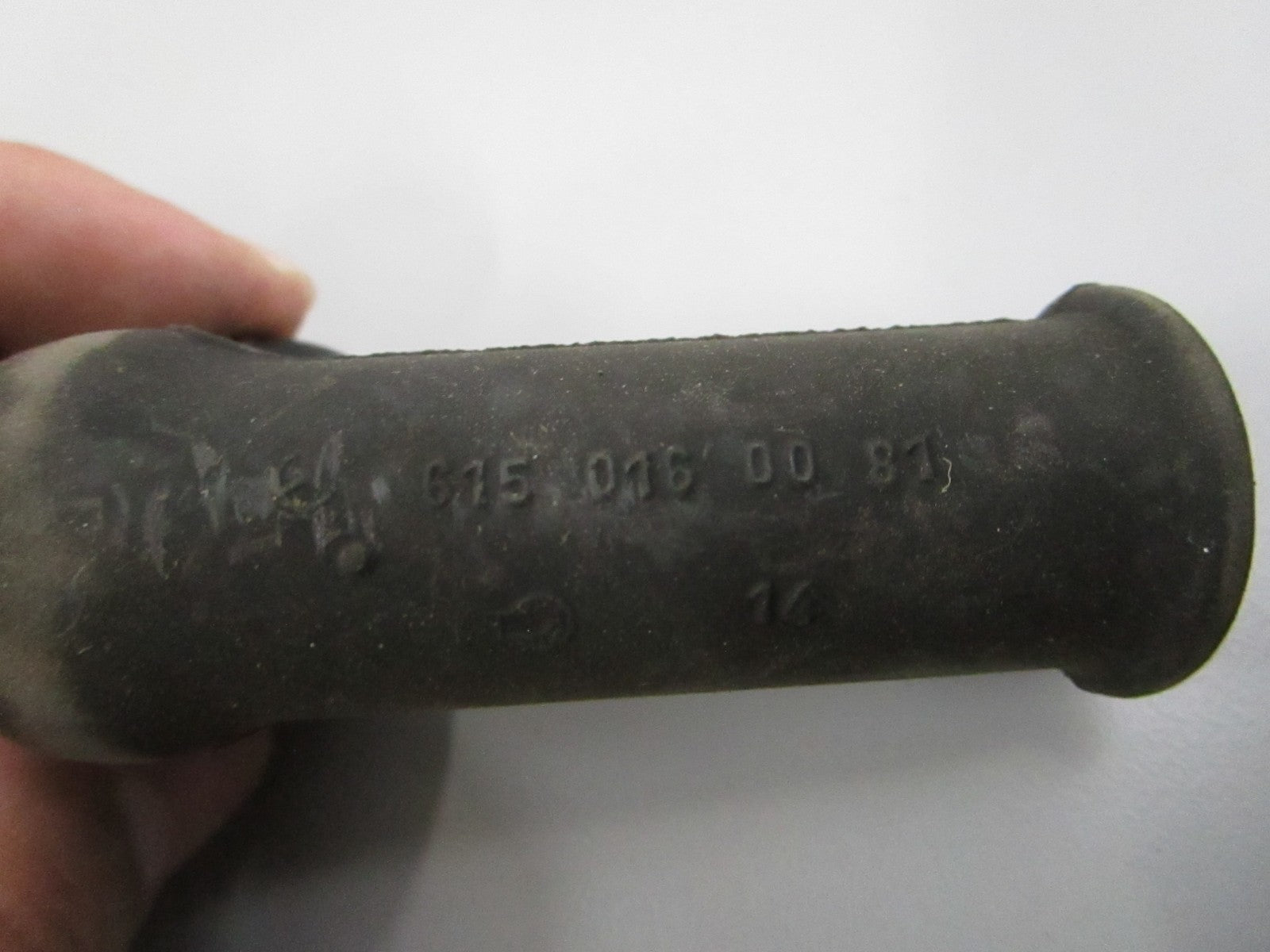 NEW OEM 6150160081 Mercedes-Benz Molded Hose 0810