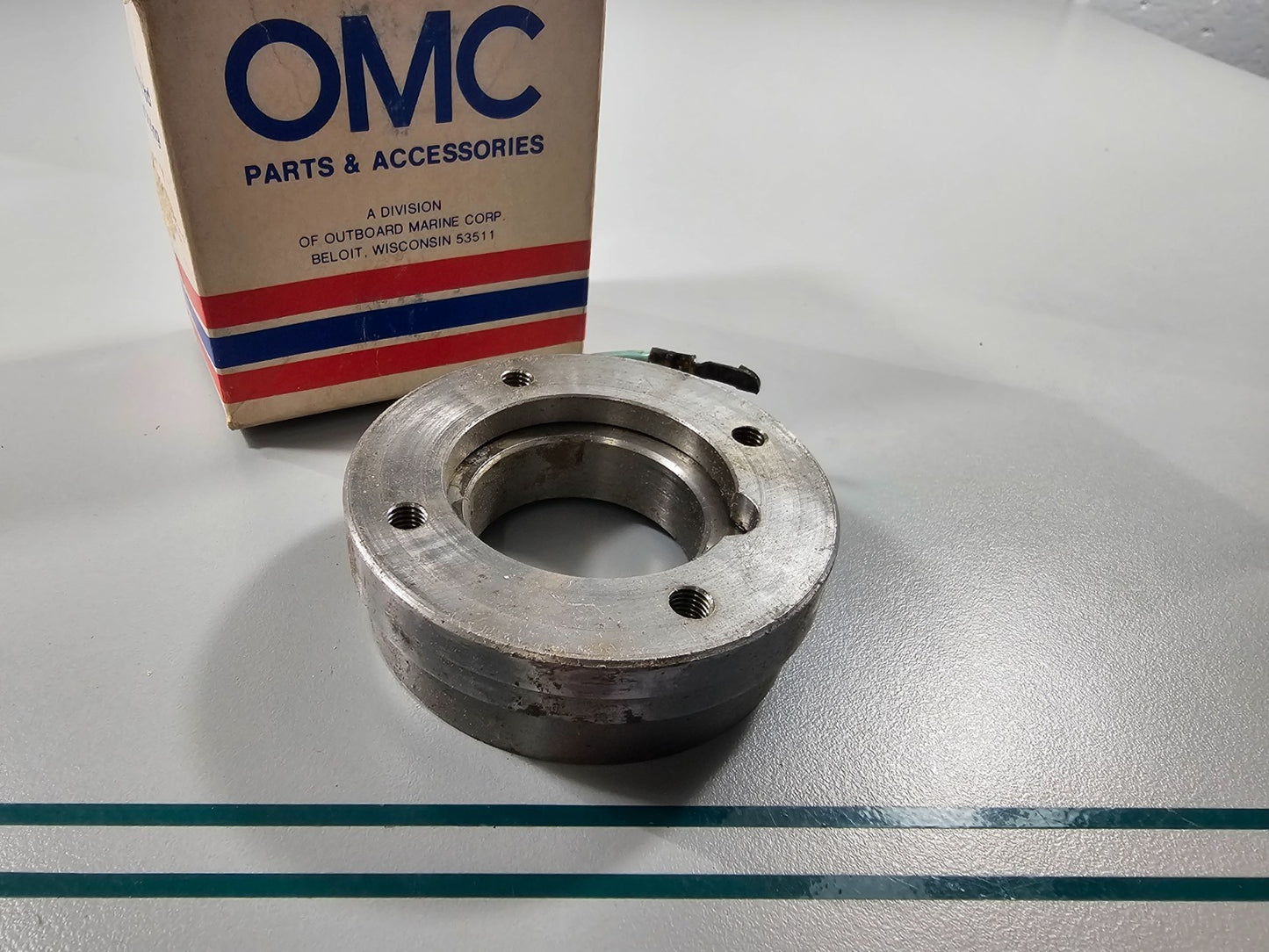 NEW OEM 378665 0378665 OMC Johnson Evinrude Coil & Housing 0810