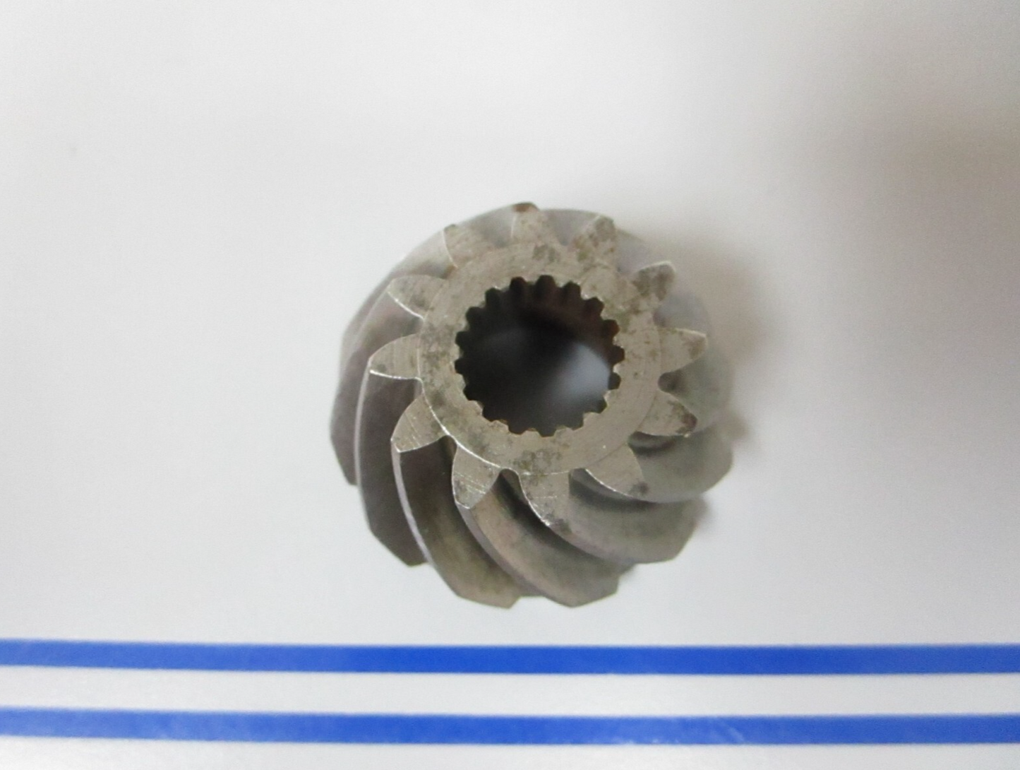 *NEW OEM* 0810 OMC Johnson Evinrude Pinion Gear 315533 0315533