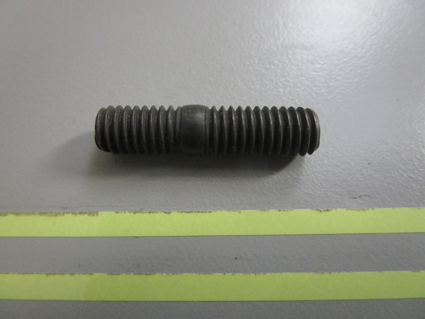 *NEW OEM* 0810 Volvo Penta Stud 953031