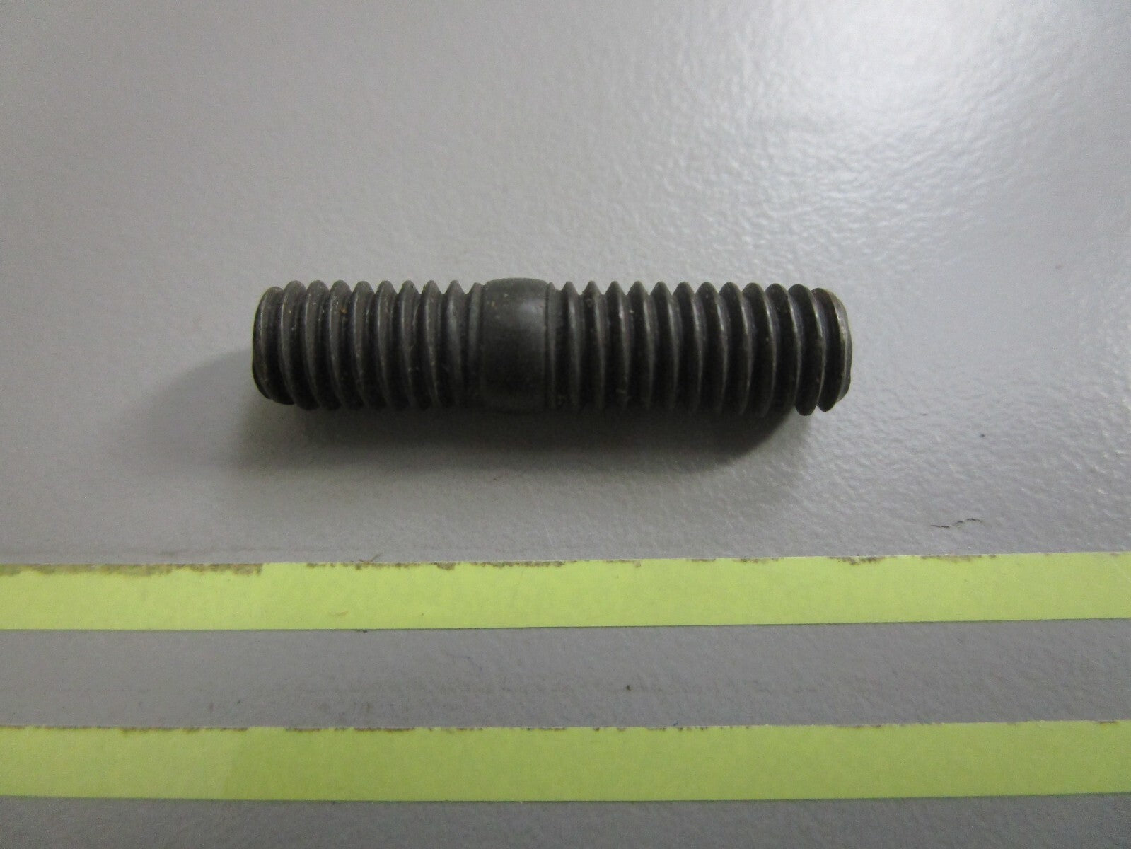 *NEW OEM* 0810 Volvo Penta Stud 953031