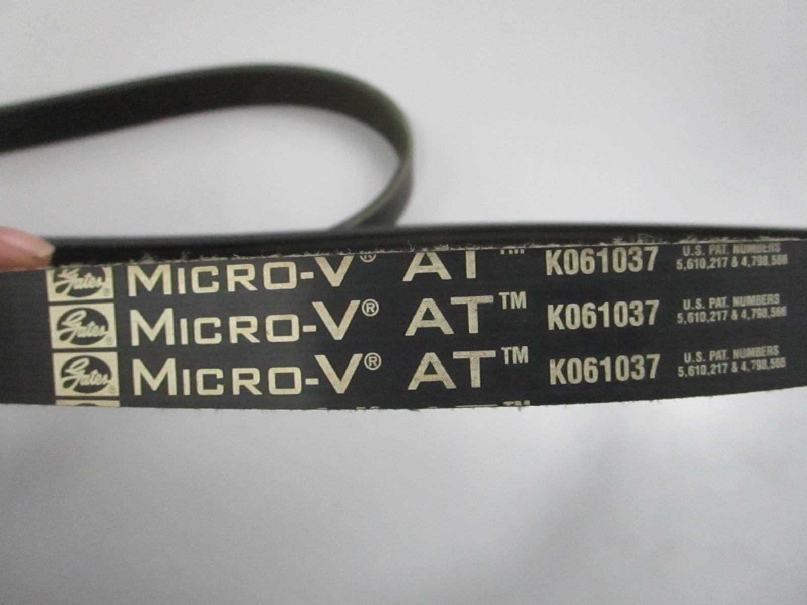 Gates NEW Micro-V Serpentine Belt K061037 6-Rib 104.3" 0810
