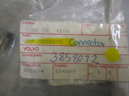 *NEW OEM* 0810 Volvo Penta Connector 3858072