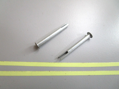 *NEW OEM* (LOT OF 2) 0750 OMC Johnson Evinrude SWIVEL RIVET 316141 0316141