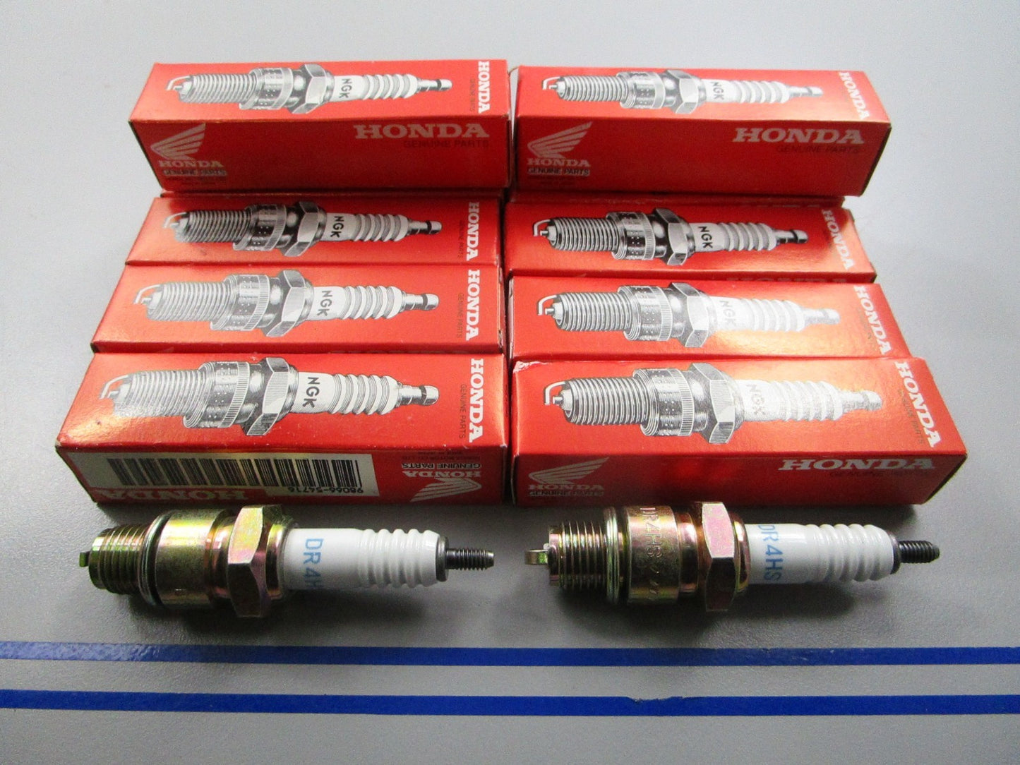 *NEW OEM* (LOT OF 10) 0810 Honda Spark Plug 98066-54716 DR4HS