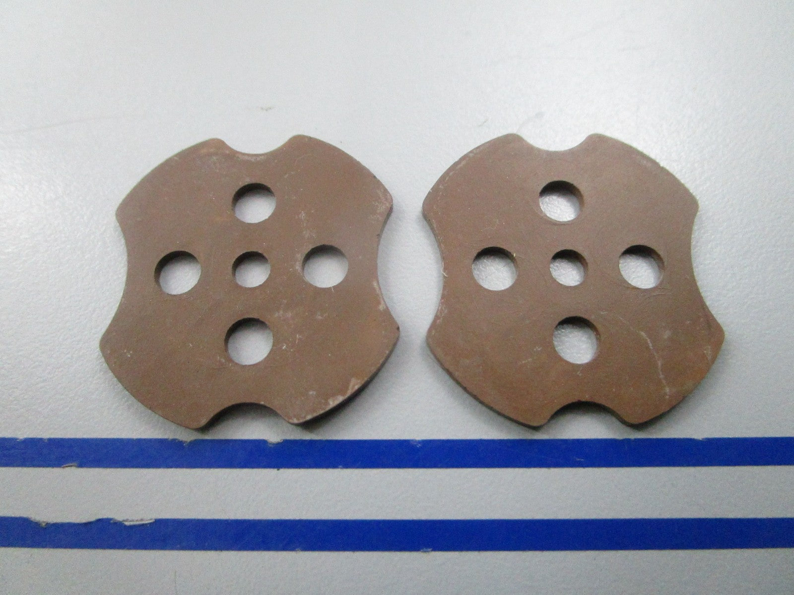 NEW OEM (LOT OF 2) 331363 0331363 OMC Johnson Evinrude Gasket 0810