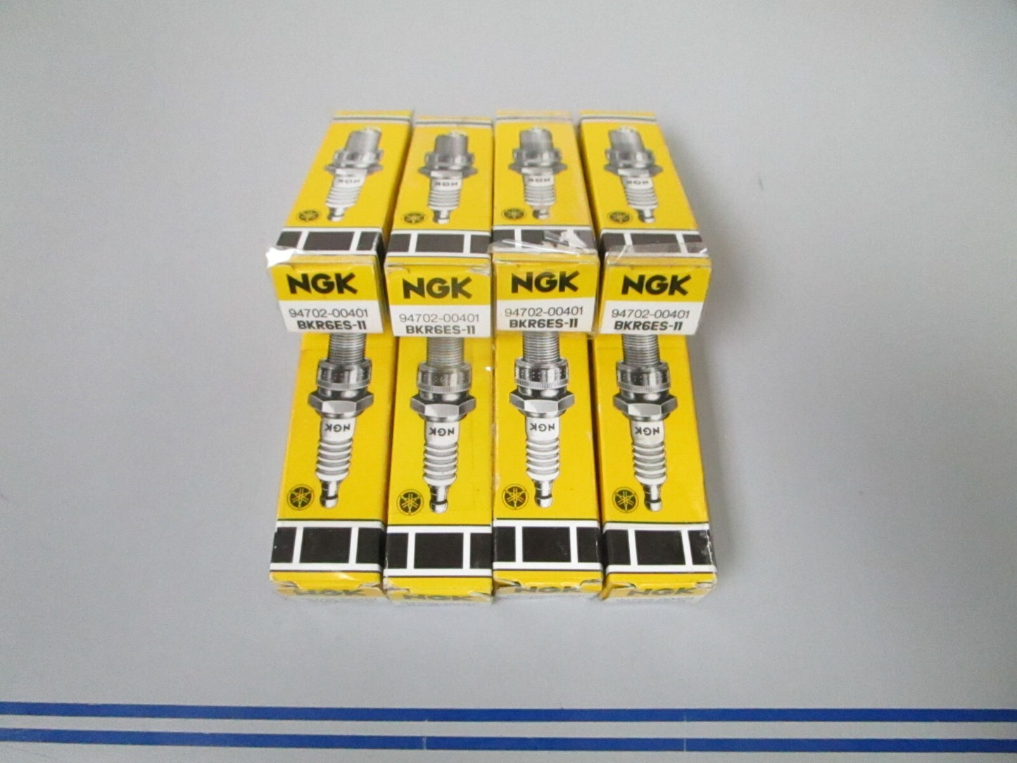 *NEW OEM* (LOT OF 8) 0720 NGK Spark Plug BKR6ES-11