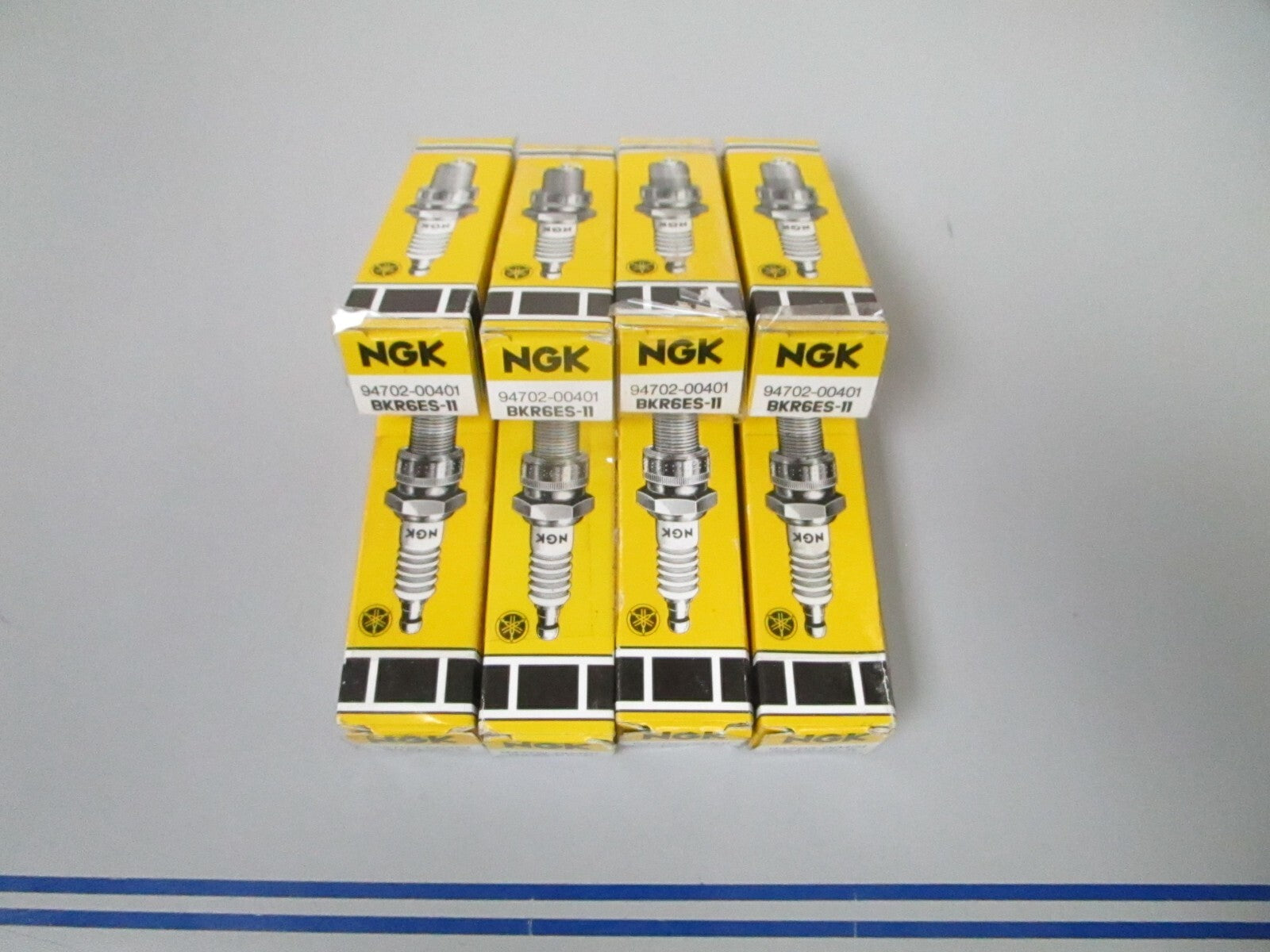 *NEW OEM* (LOT OF 8) 0720 NGK Spark Plug BKR6ES-11