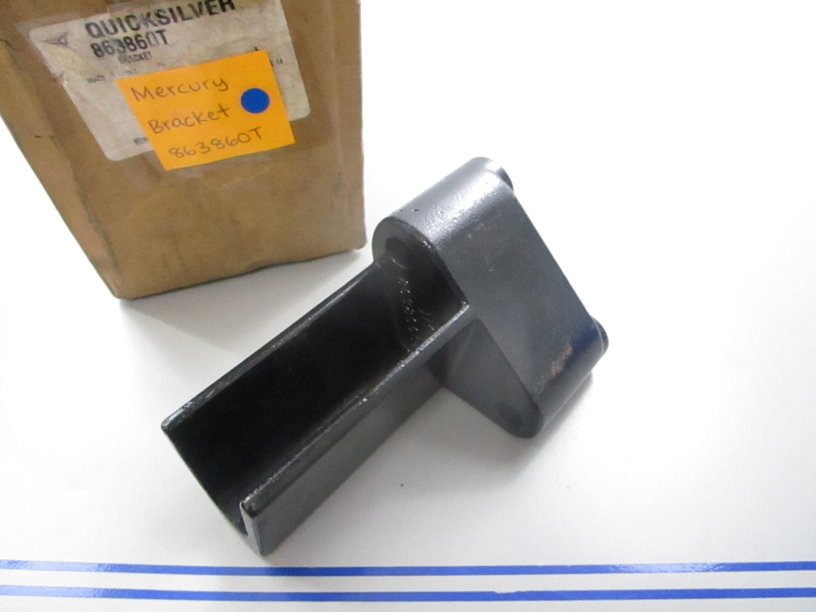 *NEW OEM* 0810 Mercury Quicksilver Bracket 863860T