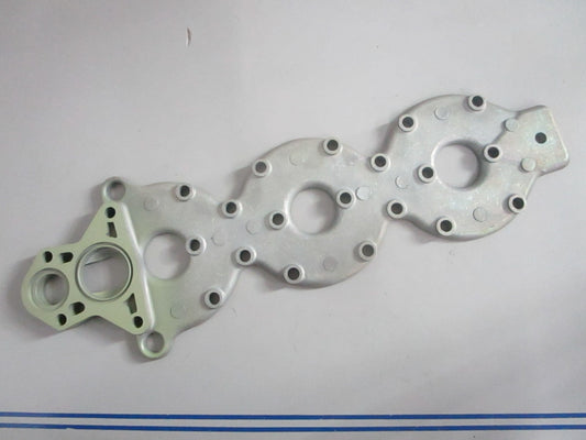 NEW OEM 320840 0320840 OMC Johnson Evinrude Cylinder Head Cover 0820