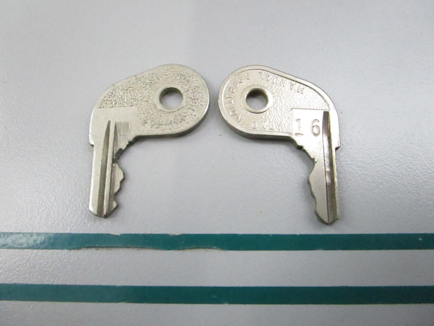 NEW OEM (LOT OF 2) 501781 0501781 OMC Johnson Evinrude 73-16 Ignition Key 0810