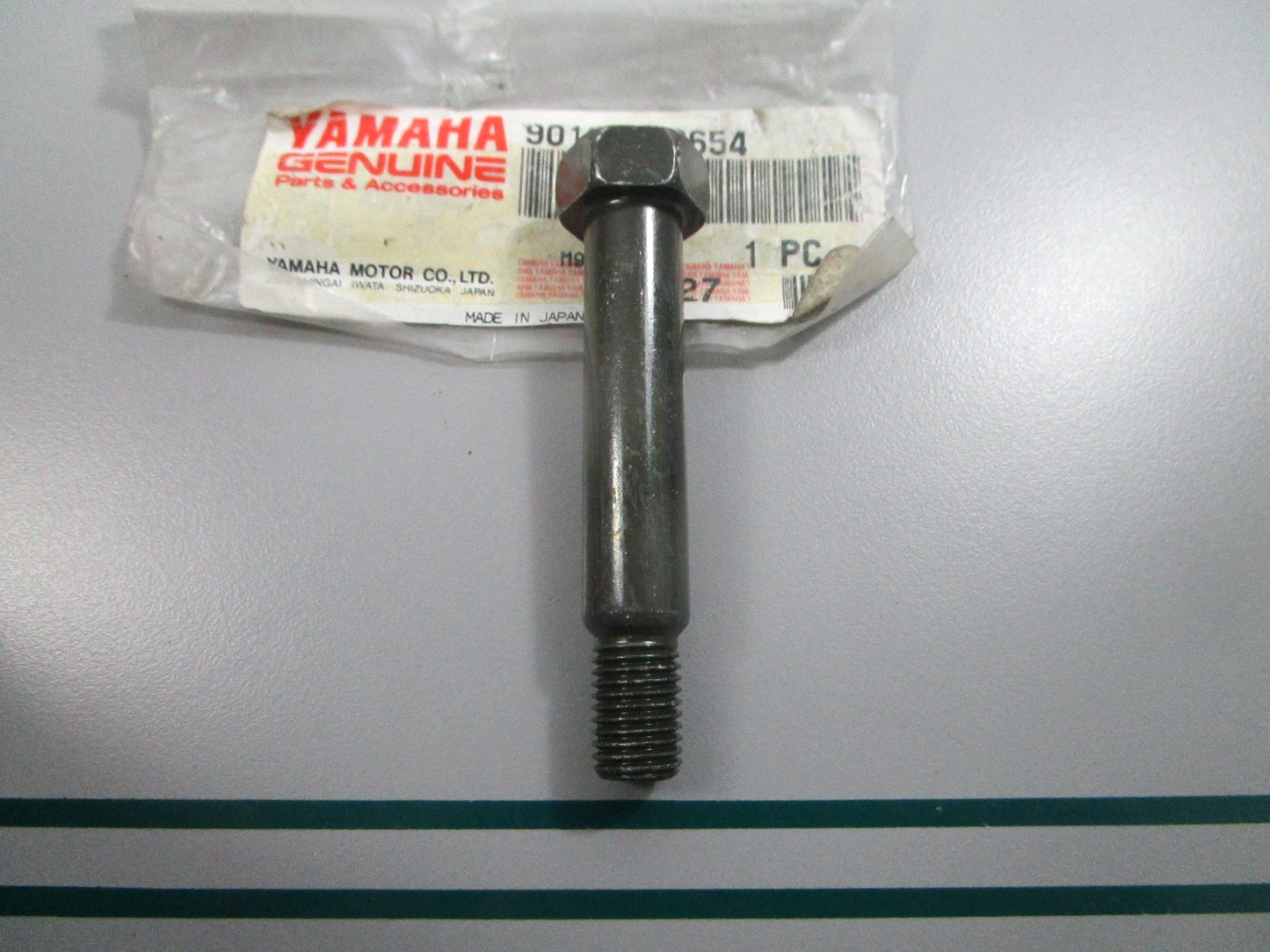 NEW OEM 90109-10654-00 Yamaha Bolt 0810