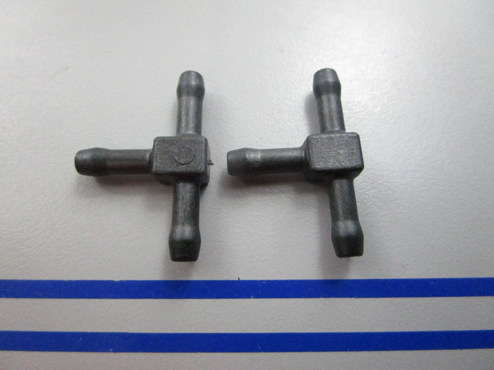NEW OEM (LOT OF 2) 313537 0313537 OMC Johnson Evinrude Tee Fitting 0810