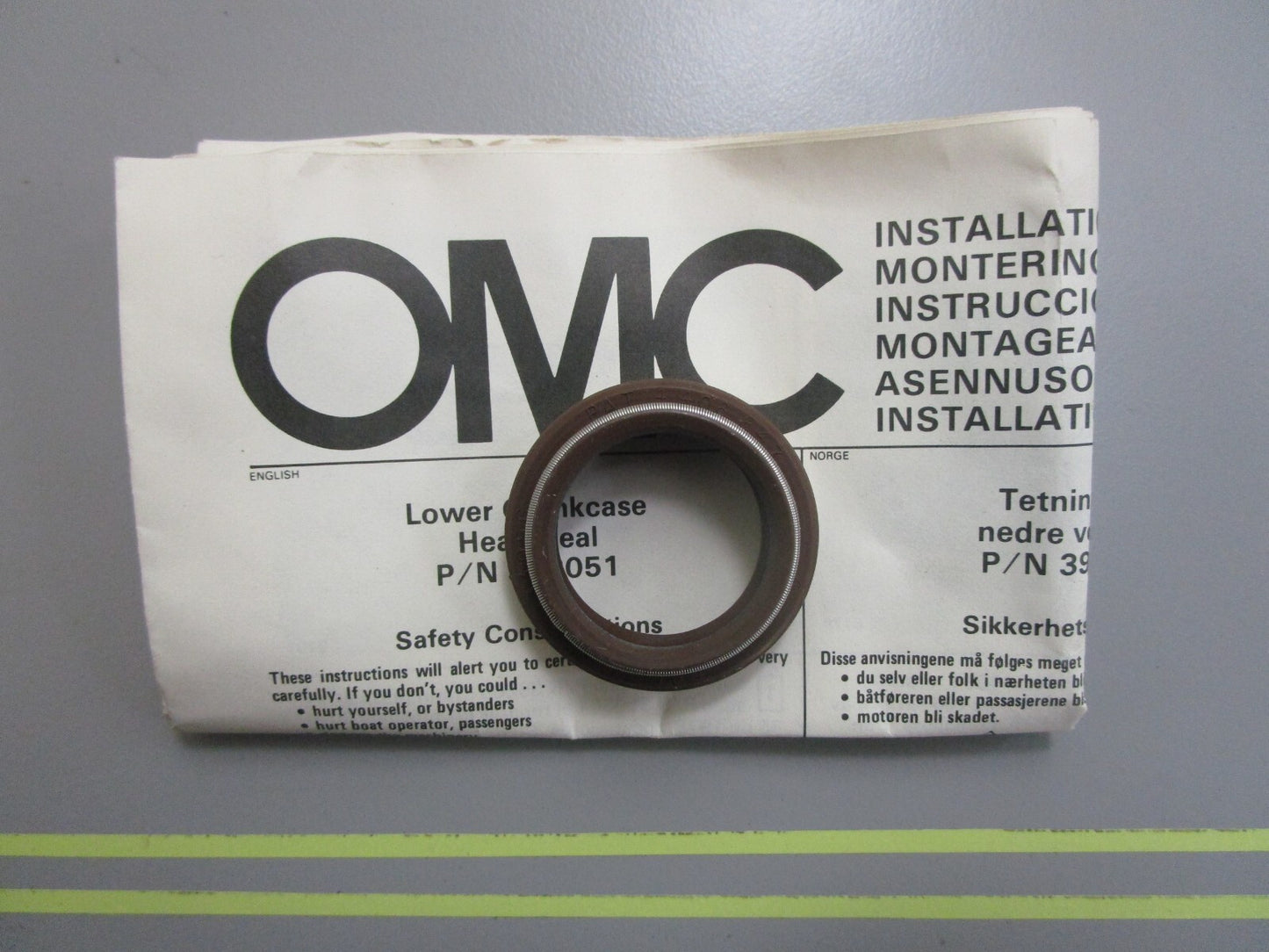 *NEW OEM* 0810 OMC Johnson Evinrude Seal Assembly 398051 0398051
