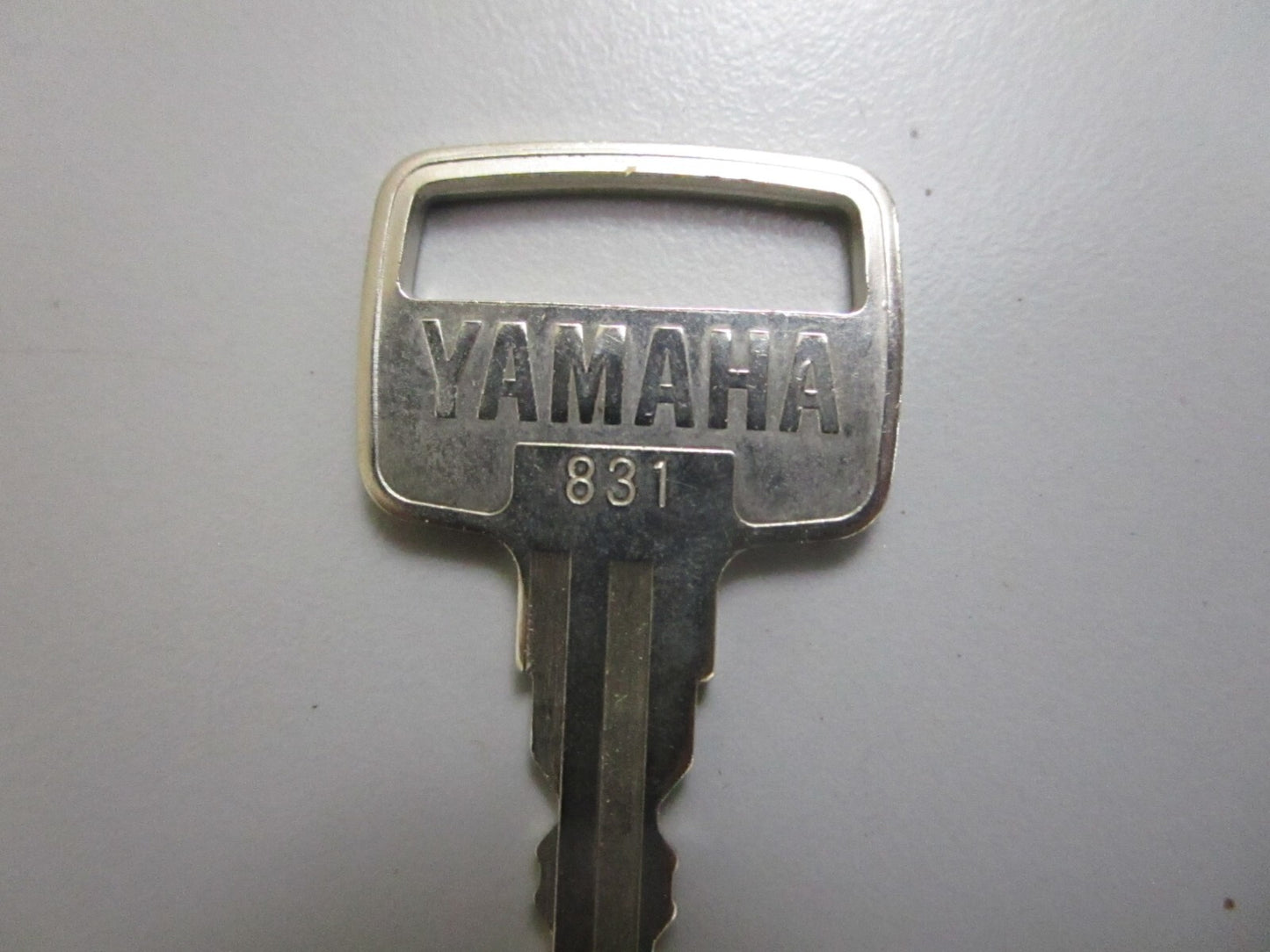 *NEW OEM* 0810 Yamaha Key #831 90890-56019-00